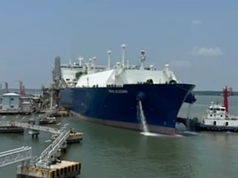 Doanh nghiệp giảm phụ thuộc Trung Đông, chuyển hướng nhập xăng dầu, LNG