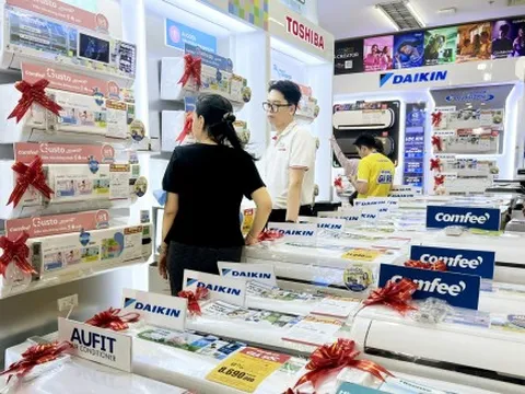 Thị trường hàng giải nhiệt “nóng” theo thời tiết