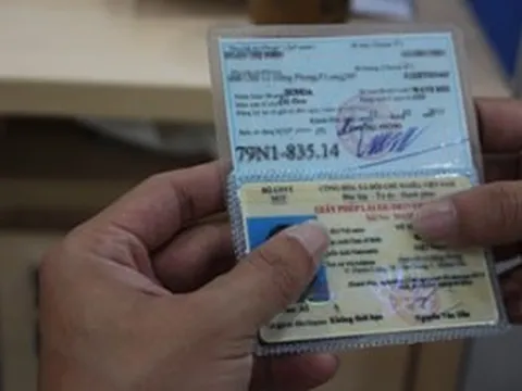 Từ nay, sang tên xe máy không cần chủ cũ và giấy tờ mua bán, chỉ tốn 100.000 đồng ai cũng có thể làm được