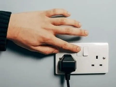 Tắt chưa đủ! Đây là 2 loại thiết bị nhất định phải rút điện trước khi ra khỏi nhà