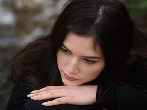 Cha dượng đột ngột qua đời, mẹ chồng buông câu nói khiến tôi uất nghẹn