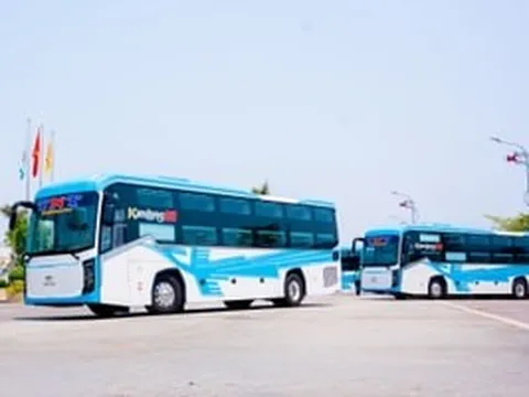 Cận cảnh 20 xe KIMLONG99-G22 chuẩn bị chạy tuyến Bắc Nam: Giường nằm cao cấp 22 chỗ, động cơ hơn 400 mã lực, tiêu hao 19 lít nhiên liệu trên 100km