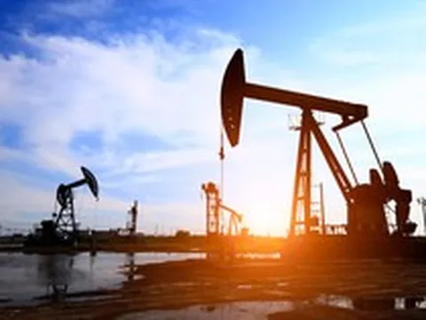 Sáng nay, giá dầu hạ nhiệt về dưới 100 USD/thùng