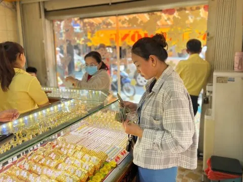 Giá vàng tăng thêm 2,5 triệu đồng/lượng