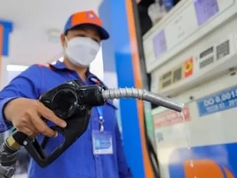 Giá dầu diesel tiếp tục giảm mạnh từ 0h00 ngày 16/4