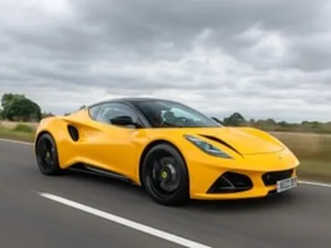 Lotus Emira chốt cấu hình tại Việt Nam: Cỗ máy thể thao gầm thấp tăng tốc lên 100 km/h trong 4 giây