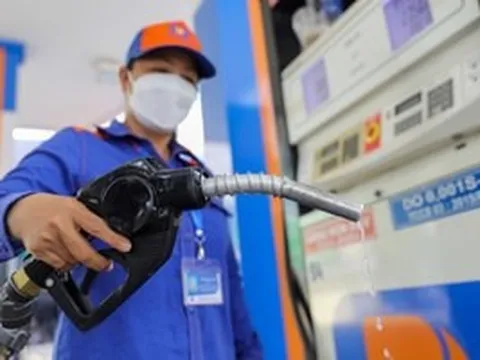 Nóng: Thuế xăng dầu chính thức về 0% từ hôm nay