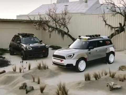 Cận cảnh hai chiếc Mini Countryman độc đáo nhất thế giới