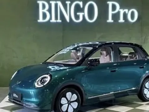 Rẻ hơn Hyundai i10, mẫu hatchback điện đến từ thương hiệu lớn thiết kế tân cổ điển giá 205 triệu: Nội thất thực dụng, 25 hốc chứa đồ, chạy xa tới 403km/1 lần sạc