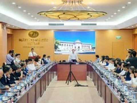 'Ngân hàng Nhà nước thảo luận việc nới quy định cho vay/huy động, tạo điều kiện giảm lãi suất'