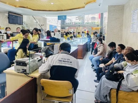 Giá vàng, bạc tiếp tục giảm sâu