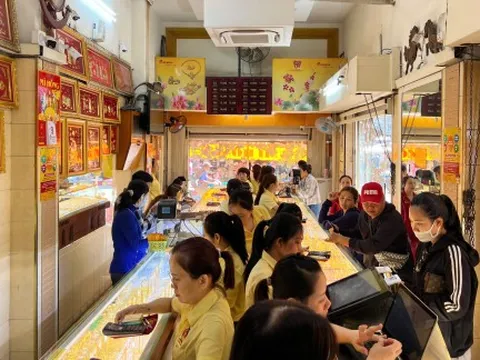 Giá vàng giảm về 170 triệu đồng/lượng