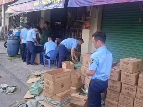 Thu giữ hơn 5.600 chai sữa tắm nhập lậu từ Pháp