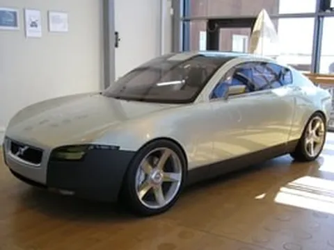 Mẫu xe đầu tiên trên thế giới do phụ nữ thiết kế: Không nắp ca-pô, có khe tựa đầu cho tóc đuôi ngựa, nhắc lịch bảo dưỡng tự động cho xưởng