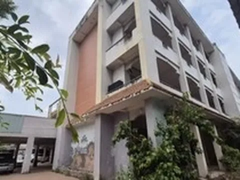 Cận cảnh nhiều trụ sở bỏ hoang, cỏ mọc um tùm... ở Đồng Nai