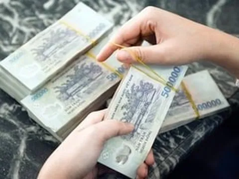 Ngư dân Quảng Ninh được 'lộc biển', vừa vớt lên bờ đã có khách trả 30 triệu đồng tiền tươi