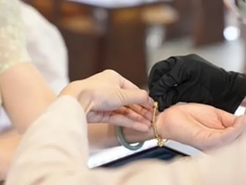 Vì sao nhiều người mua trang sức mỏng nhẹ?