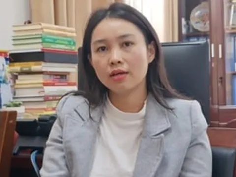 Nữ Phó Giáo sư trẻ nhất Việt Nam 'quê vua' từng ở phòng trọ vỏn vẹn 25m², ngày ngày cần mẫn... đi rừng