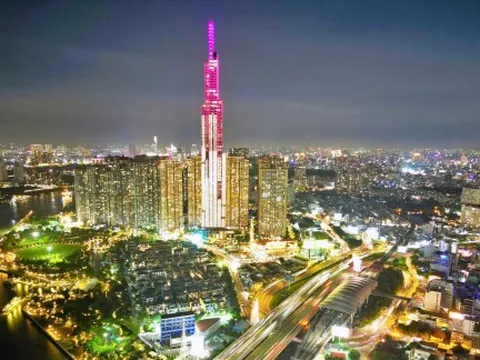 Tour 'Biệt động Sài Gòn', ngắm thành phố từ trực thăng, du thuyền... hút khách dịp lễ