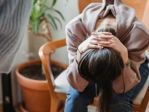 Bạn trai khiếm thị đòi chia đất ra riêng ngay sau cưới, tôi bị nghi ‘đào mỏ’