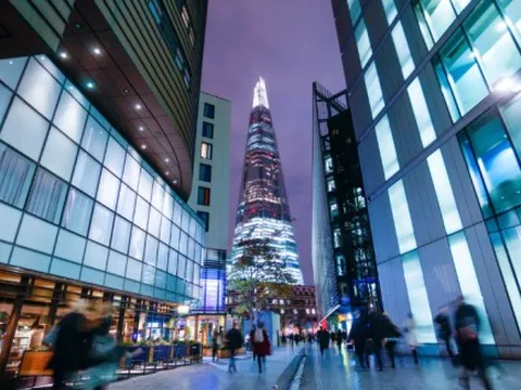 Cuộc chiến tại Iran có thể khiến hơn 7.000 doanh nghiệp toàn cầu sụp đổ