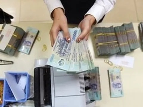 'Nếu tăng lãi suất quá nhanh, nợ xấu sẽ bùng phát'