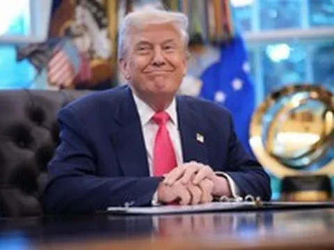 Tổng thống Trump chúc mừng đối tác vừa bắt tay FPT