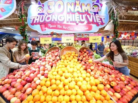 Sức mua 'tăng nhiệt' trước lễ 30/4 - 1/5