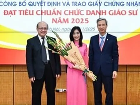 Nữ Giáo sư duy nhất ngành IT có sở thích cầm cọ vẽ, hiện giữ chức Hiệu phó tại Đại học Việt Nam lọt top 315 châu Á