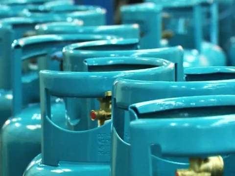 Giá gas tiếp tục tăng mạnh, bình 12kg lên gần 650.000 đồng
