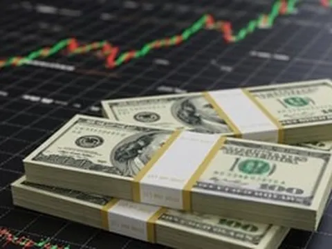 Tỷ giá USD hôm nay 4/5: Ngân hàng giảm nhẹ, chợ đen mất 60 đồng