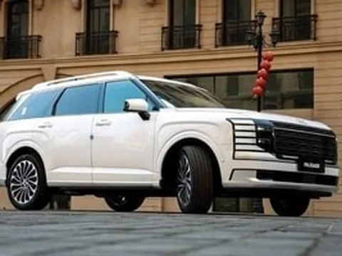 Khách Việt sắp đón thêm 2 mẫu SUV hybrid đáng gờm: Một bên 'ngáo giá' mạnh hơn 400 mã lực, một bên giá mềm nhiều tiện nghi
