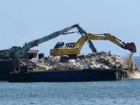 Báo cáo lãnh đạo Đà Nẵng vụ "đổ vật liệu xuống biển" tại dự án gần ngàn tỉ