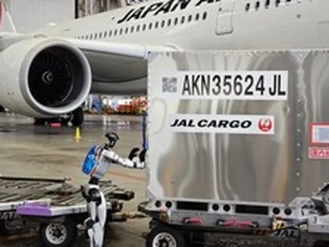 Robot hình người chính thức “đi làm” tại sân bay Tokyo, chuẩn bị thay con người xử lý hành lý