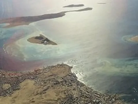 Iran công bố quy định hàng hải mới tại Hormuz, cảnh báo xung đột tiếp tục