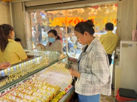 Giá vàng giảm còn 164 triệu đồng/lượng