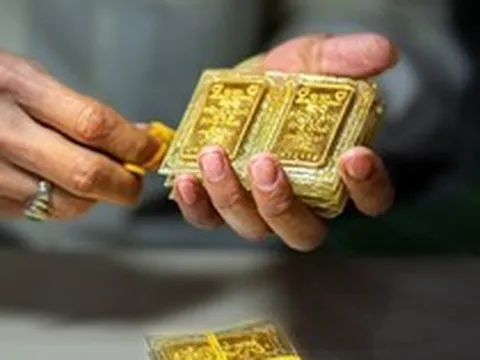 Giá vàng trong nước “đứng im” vẫn cao hơn thế giới 17 triệu đồng/lượng, vượt cả Trung Quốc và Ấn Độ