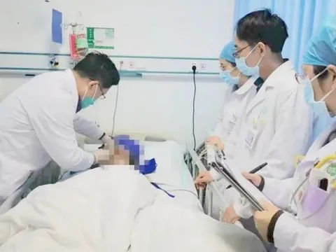 Thiếu niên 15 tuổi "gan trắng xoá" vì thường xuyên ăn món khoái khẩu nhiều người mê