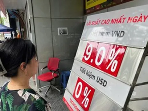 Lãi suất tiết kiệm vẫn neo gần 9%/năm, chuyên gia nói gì về xu hướng sắp tới?