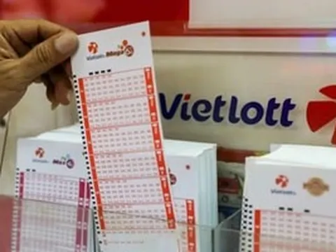Một nhân viên ngân hàng vừa lập kỷ lục khi trúng giải độc đắc của Vietlott