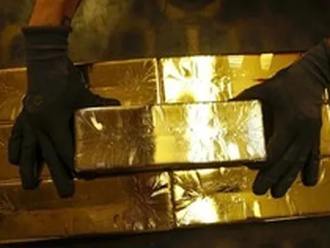 Một nhóm tổ chức mua ròng 20 tấn vàng trong 1 tháng, lượng nắm giữ gần ngưỡng kỷ lục