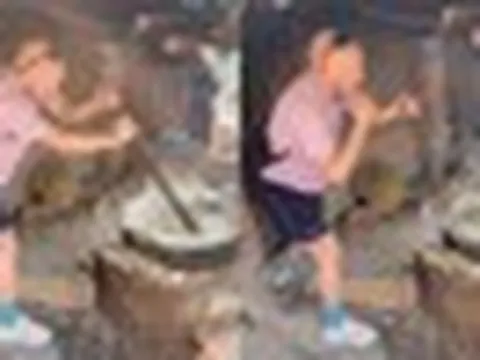 Khách Tây nấu cám lợn ở Hà Giang, vừa khuấy vừa nếm thử khiến dân mạng cười bò