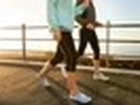 Bác sĩ gia đình tiết lộ cách đi bộ đốt mỡ bụng hiệu quả tới bất ngờ