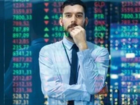 Khối ngoại bán ròng 14 phiên liên tiếp tổng giá trị hơn 13.000 tỷ, chuyện gì đang xảy ra?