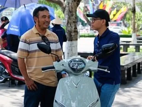 Tò mò nên mang Honda Cub đi ‘Đổi xăng lấy điện’, chủ xe ở Cần Thơ đã lái thử VinFast Feliz và nói thật về quyết định