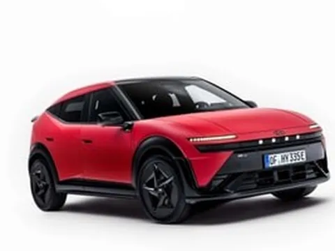 Hyundai Ioniq 3 lộ diện: Hatchback điện cỡ nhỏ cùng phần khúc VinFast VF5, màn hình trung tâm 14,6 inch kết hợp nút bấm vật lý, chạy gần 500 km mỗi lần sạc
