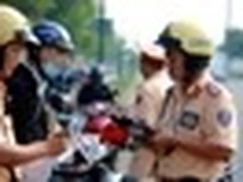 Từ ngày 15/5, áp dụng quy định mới về xử phạt giao thông