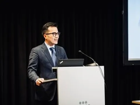 Giáo sư Việt Nam 41 tuổi lọt top 1% nhà khoa học ảnh hưởng nhất toàn cầu, từng giảng dạy tại ngôi trường được mệnh danh 'Harvard của ngành y', ngoại hình cực phẩm