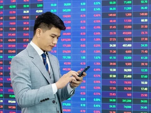 VN-Index kiểm định vùng đỉnh mới, nhà đầu tư nên mua thêm hay chốt lời?