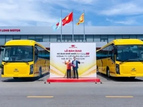 Hãng xe Việt Kim Long Motor bàn giao lô xe bus cao cấp cho doanh nghiệp vận tải có tiếng tại miền Bắc
